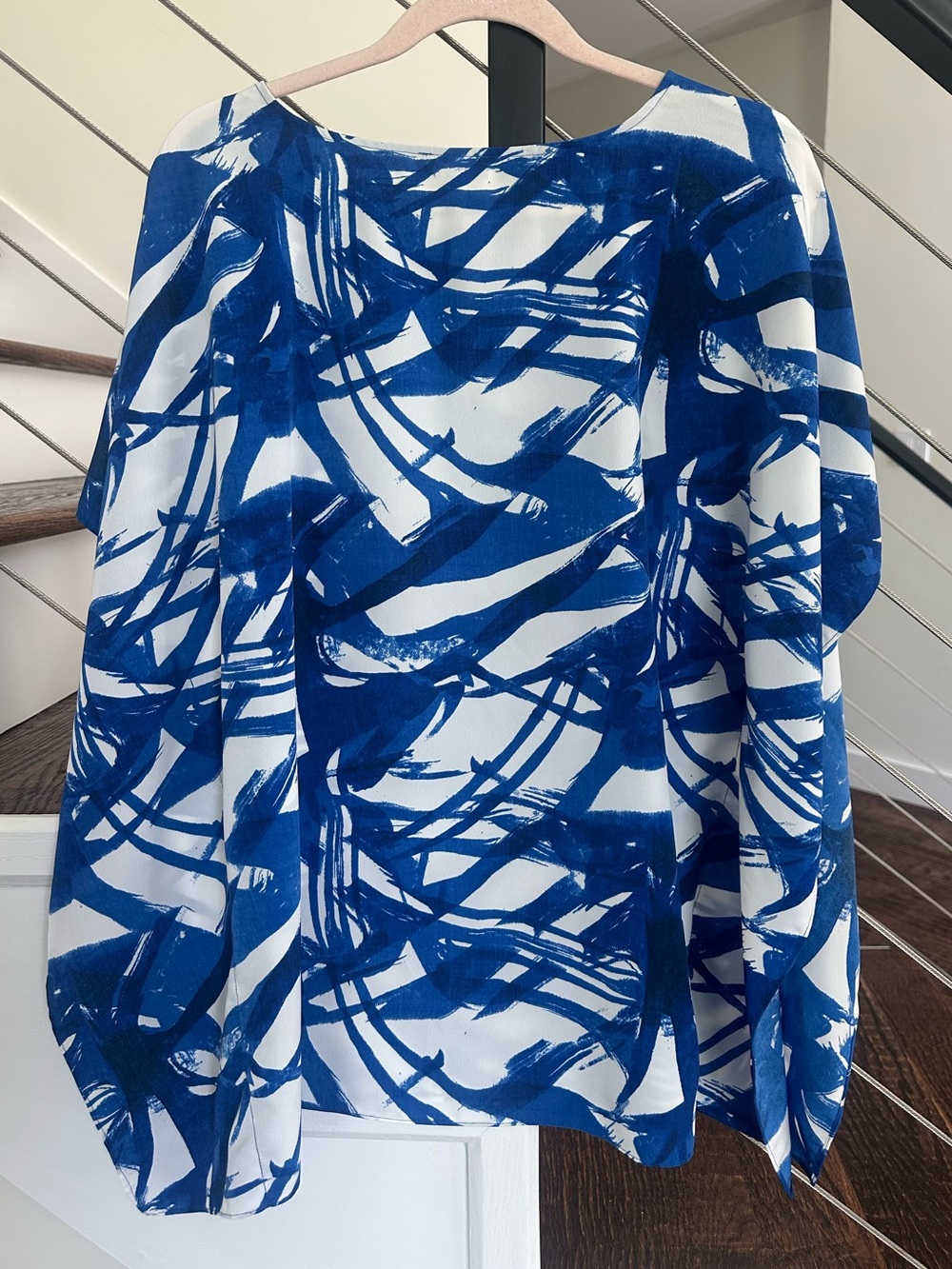 Vince Camuto Blue White Anstract Brushstroke Top Blouse Dolman Sleeves | Size: S - Picture 2 of 8